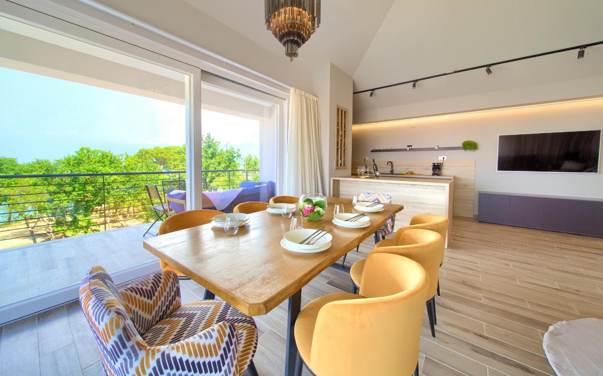Vista Deluxe Apartment